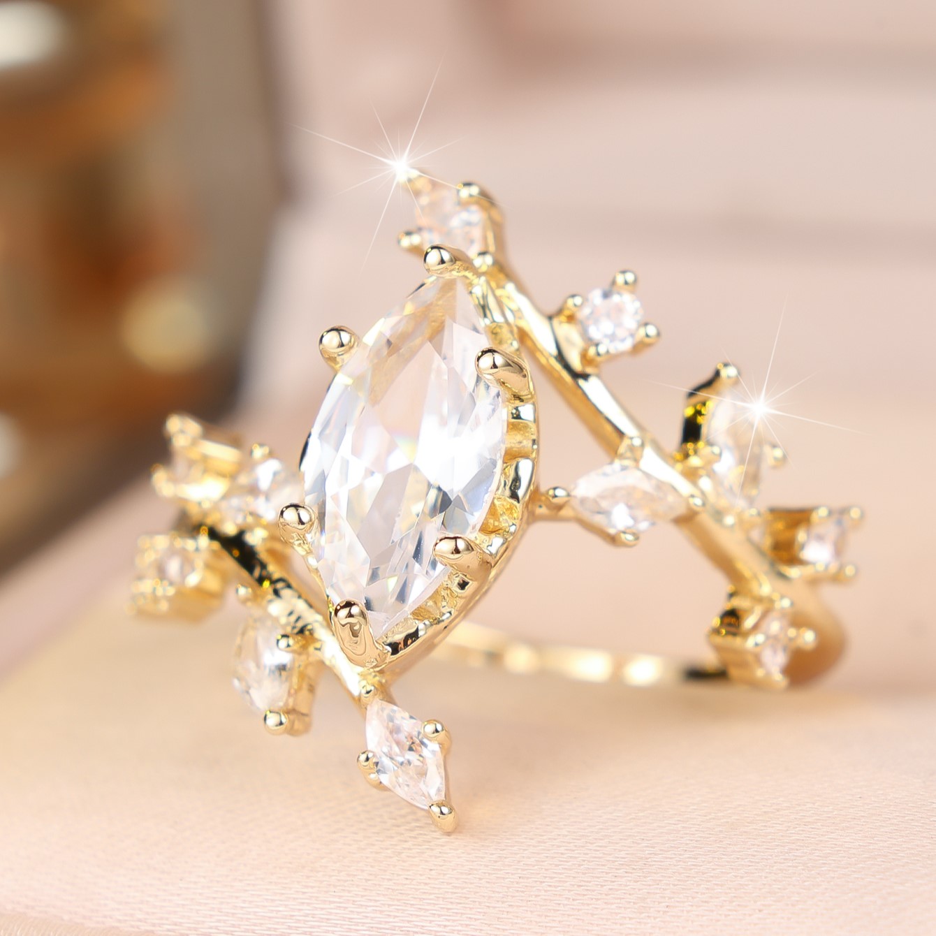 Unisex Flower Leaf Shape Inlaid Cubic Zirconia Ring